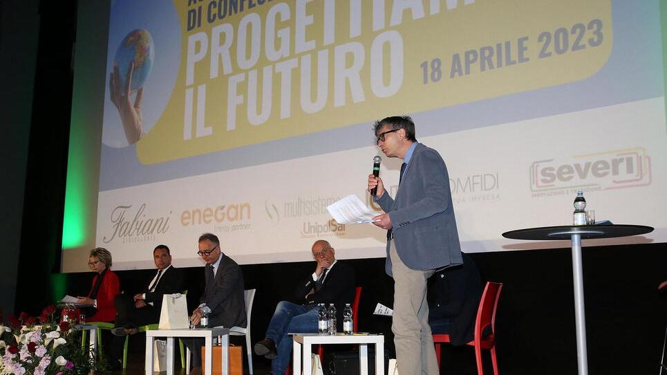 Confesercenti Pistoia: «Non possiamo più fare i contabili»