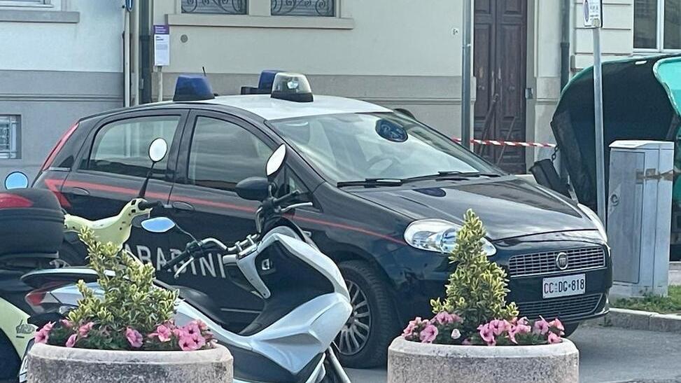 Viareggio, ladri scatenati in spiaggia e nelle auto del centro: tre fermati