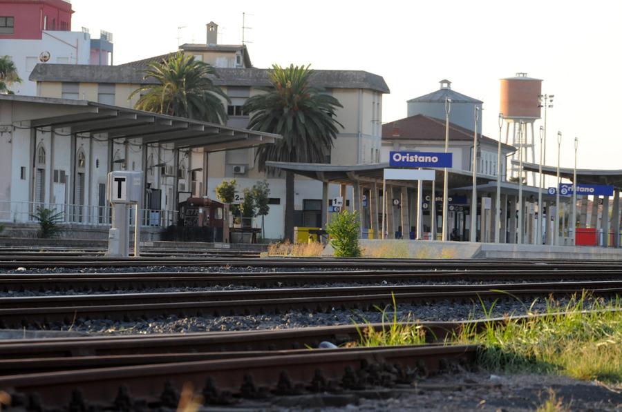 Treni, elettrificazione per la linea Cagliari-Oristano: via al bando, offerte entro il 18 maggio