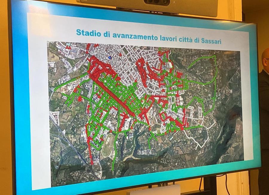 16mila lampioni a led, semafori, telecamere: a Sassari si dimezza il costo dell’illuminazione pubblica