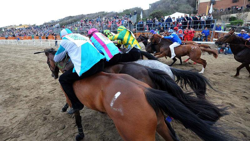Palio Costa Etrusca a Bibbona, la magia di un film per immergersi nelle sue atmosfere