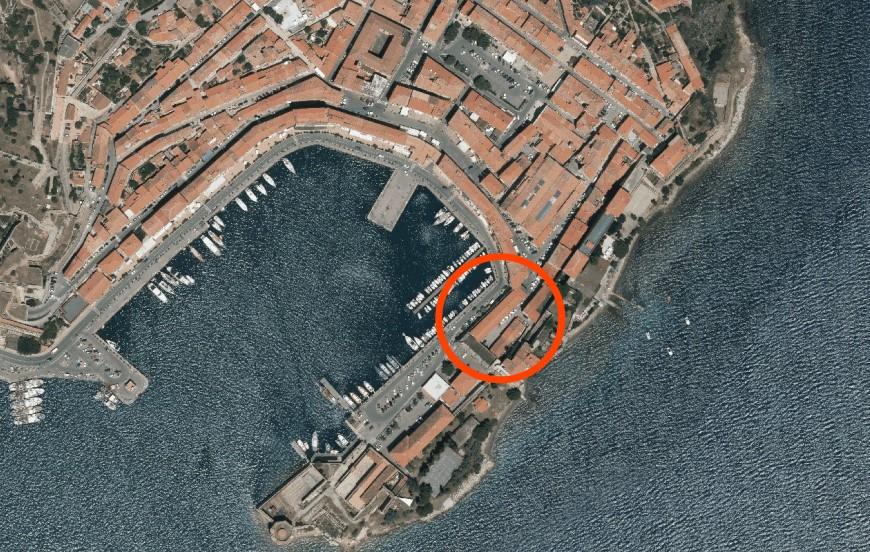 Calata Buccari. La caserma in vendita un gioiello storico sul porto mediceo 