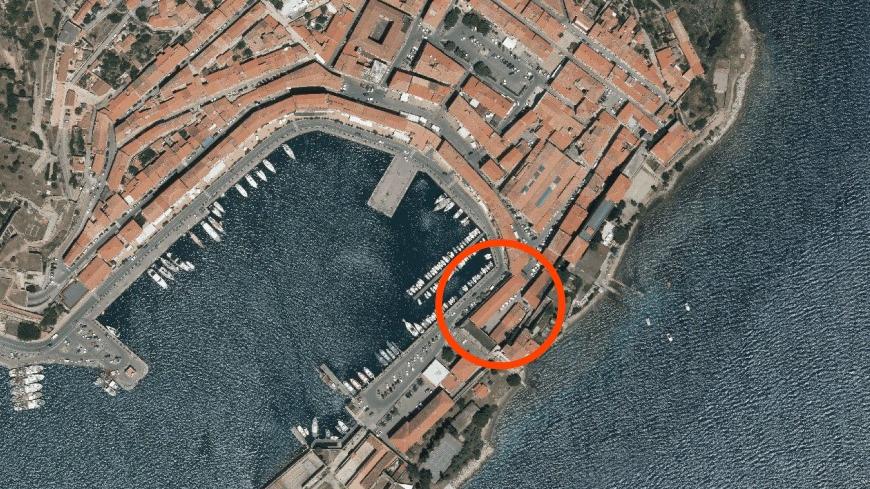 Calata Buccari. La caserma in vendita un gioiello storico sul porto mediceo