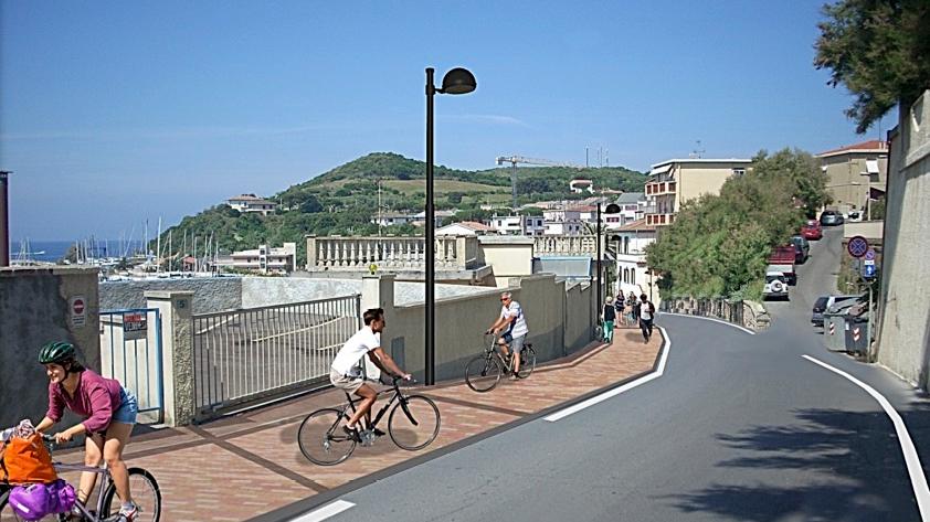 Salivoli, senso unico e ciclabile: soluzione ponte già prima dell’estate, in autunno i lavori definitivi