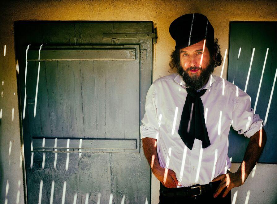 Il ritorno di Capossela con un disco che fa politica
