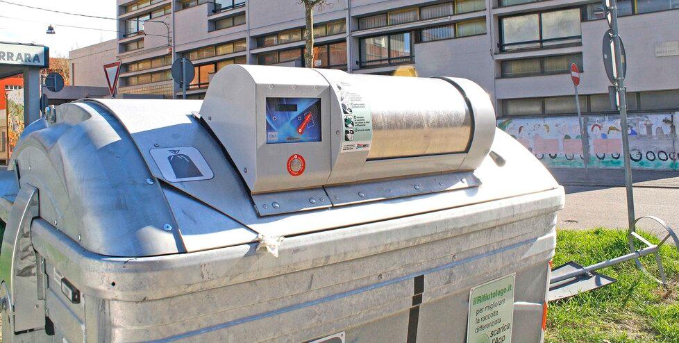 Ferrara, rifiuti: bollette in calo per 1,6 milioni di euro