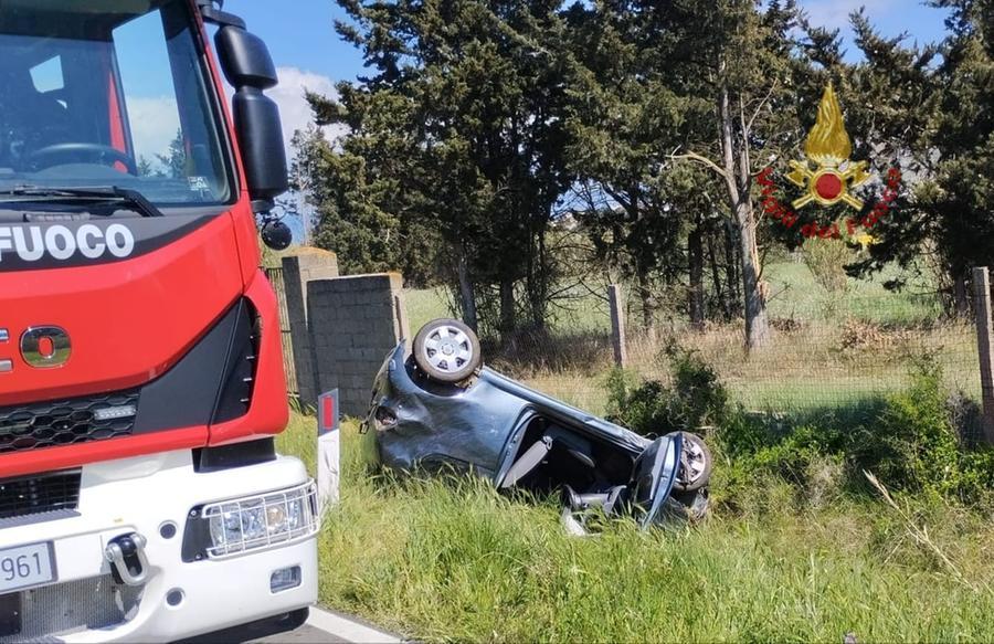 Monastir, perde il controllo dell’auto e si ribalta: grave una 35enne