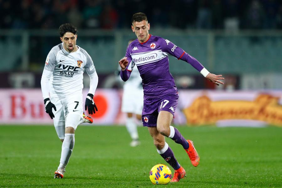 Fiorentina senza tre big: col Lech mancano Amrabat, Brekalo e Ikoné