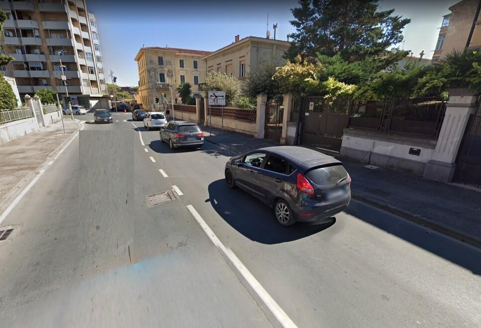 Piombino, muore alla guida a 54 anni