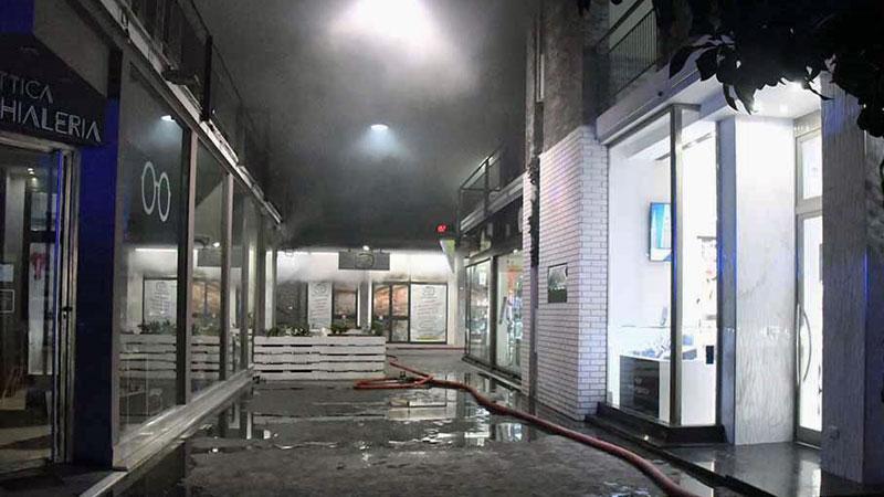 Massa, fra fondi sfitti e infiltrazioni: l’incuria abita qui, in galleria