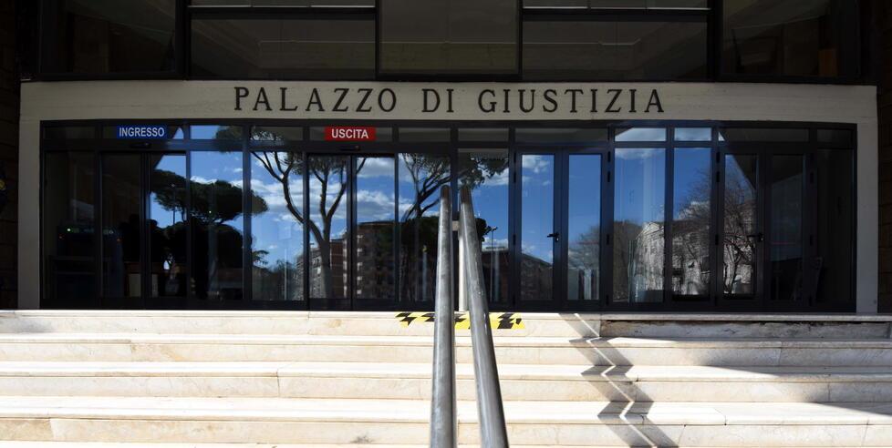 Grosseto, derubata di gioielli per 20mila euro. Li ritrova: condannato il vicino