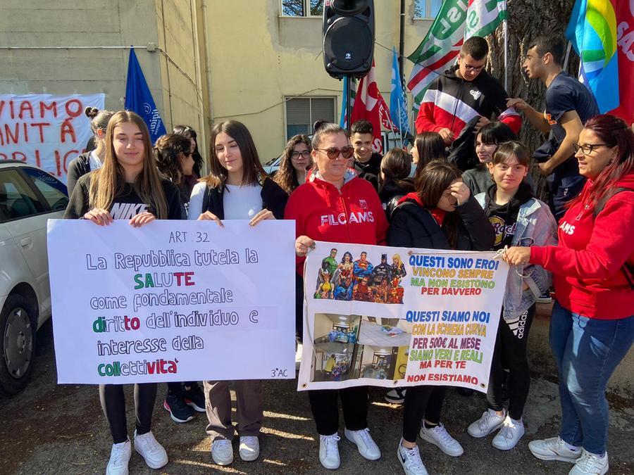 La mobilitazione del Nord Ovest fa tappa a Ozieri: “La sanità è un’emergenza nell’emergenza”