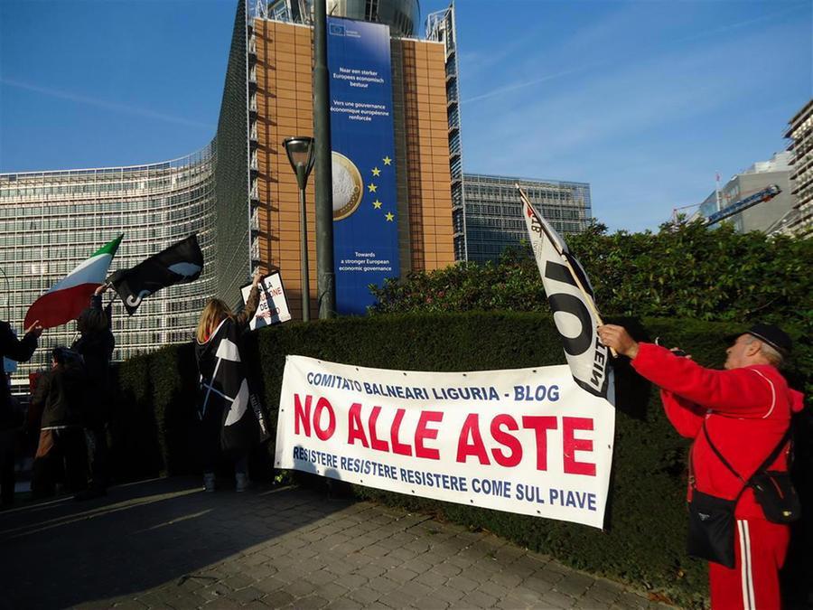 La Corte di giustizia Ue: applicare la Bolkestein e fare le gare delle spiagge