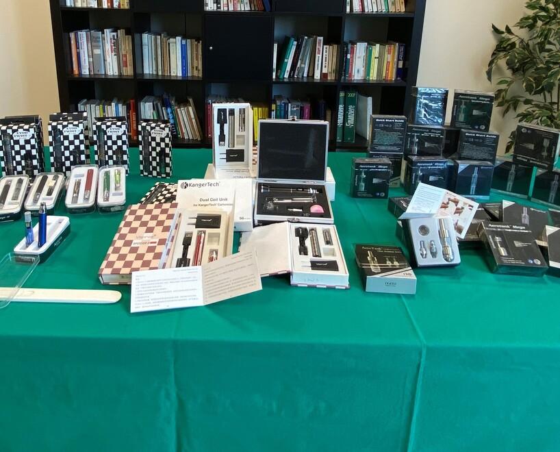 Sigarette elettroniche fuori regola: blitz e maxi sequestro in negozio di Pistoia