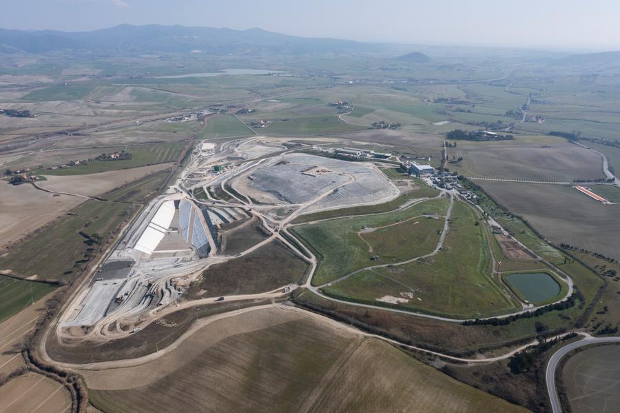 
	Una veduta aerea della zona della discarica di Scapigliato

