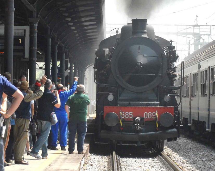 Pistoia, in gita sul treno storico a vapore 