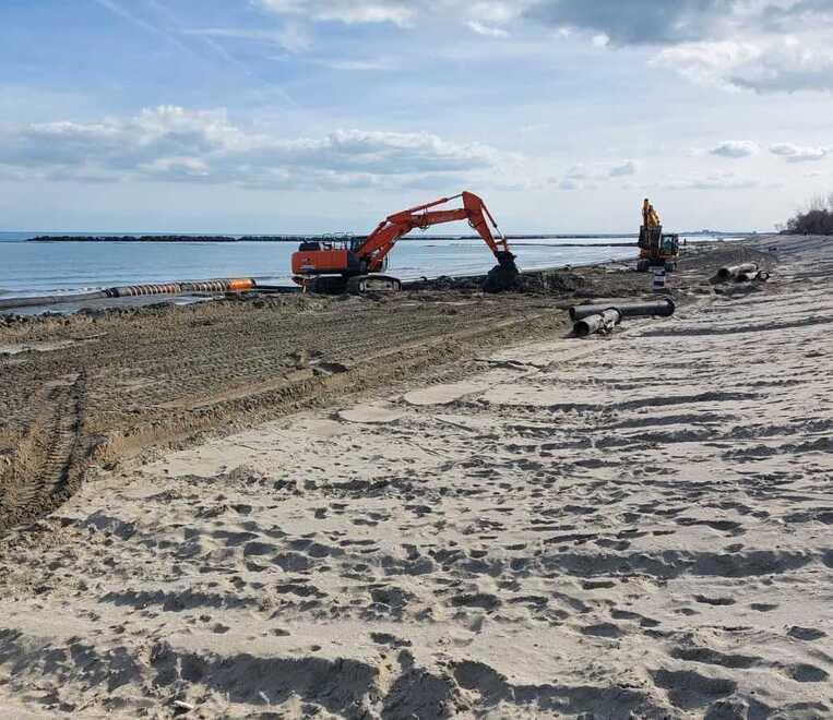 Conclusi i lavori di ripascimento ai Lidi. E il fratino è salvo: può nidificare 