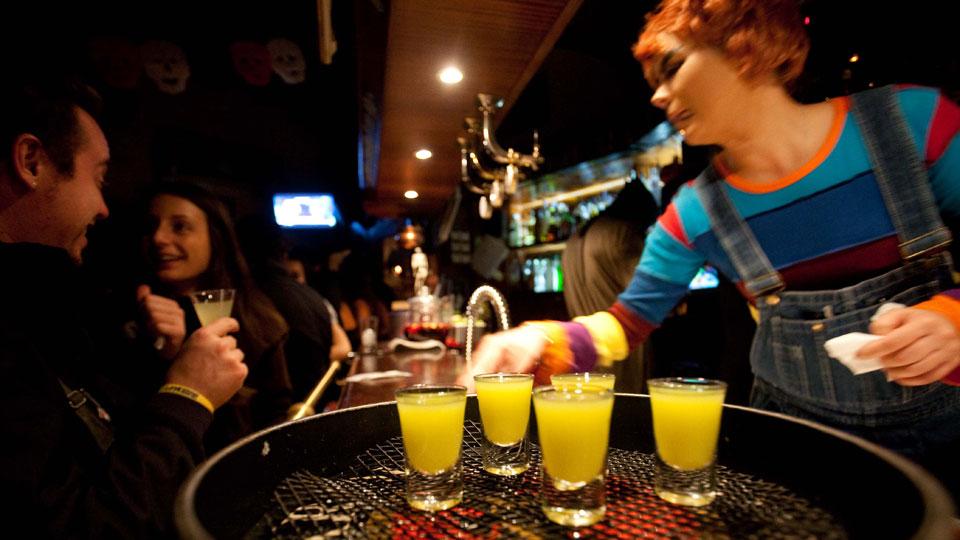 Lucca, allarme alcol tra i giovanissimi: bevute compulsive per 4 su 10