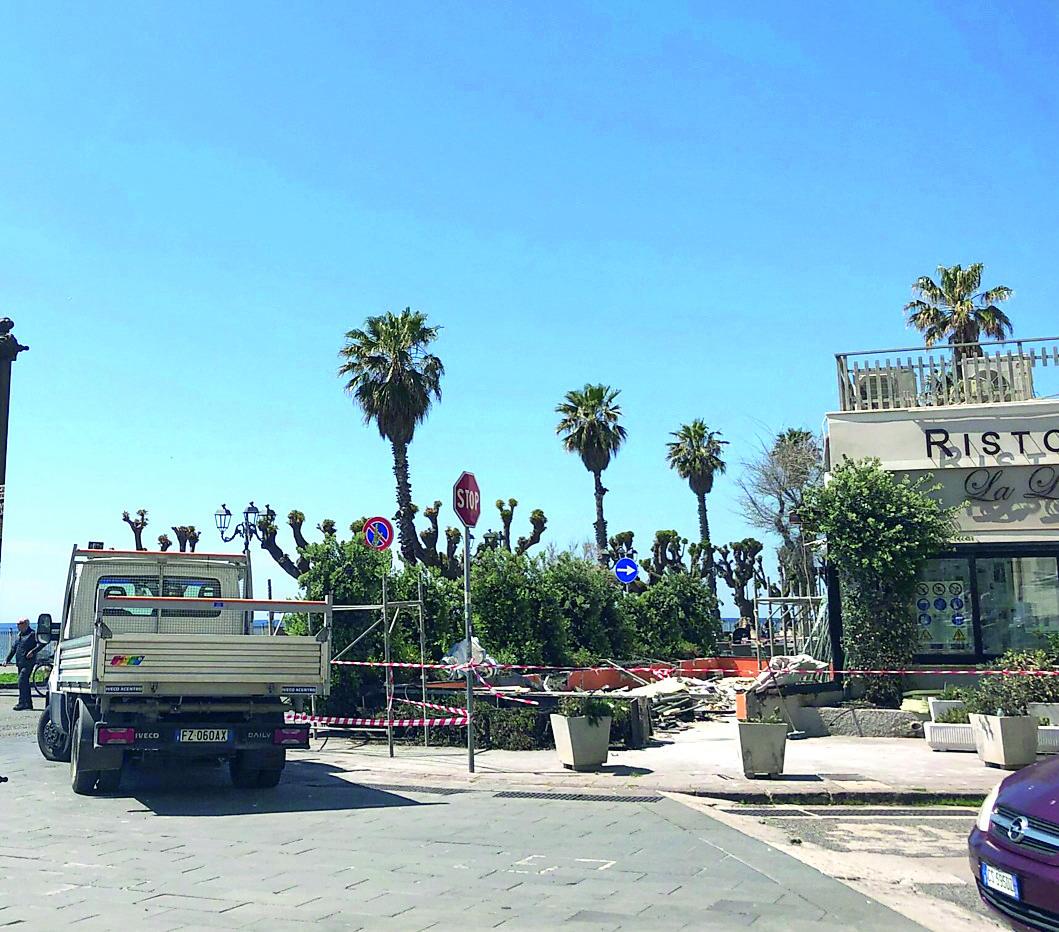 Demolita la veranda, il ristorante Cecchini di Alghero ha un nuovo volto