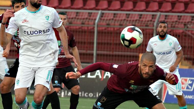 Aspettando il Gubbio il Pontedera blinda il capitano Espeche