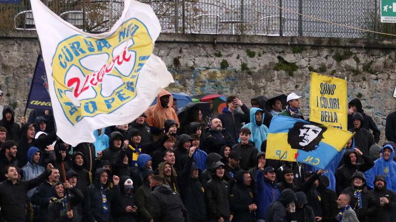 Carrarese, i tifosi preparano la super trasferta a Pesaro
