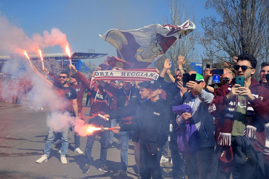 Uno stadio stracolmo e granata. E oggi si alza il velo sulla festa