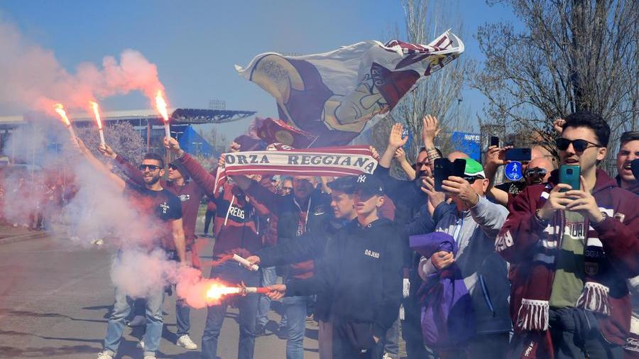 Uno stadio stracolmo e granata. E oggi si alza il velo sulla festa