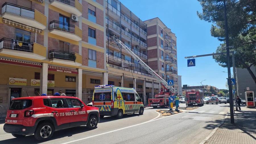 Grosseto, fiamme in un appartamento in via Giusti