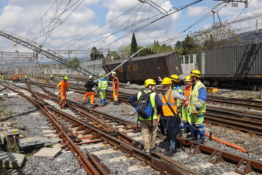 Treno deragliato a Firenze, la procura apre un’inchiesta