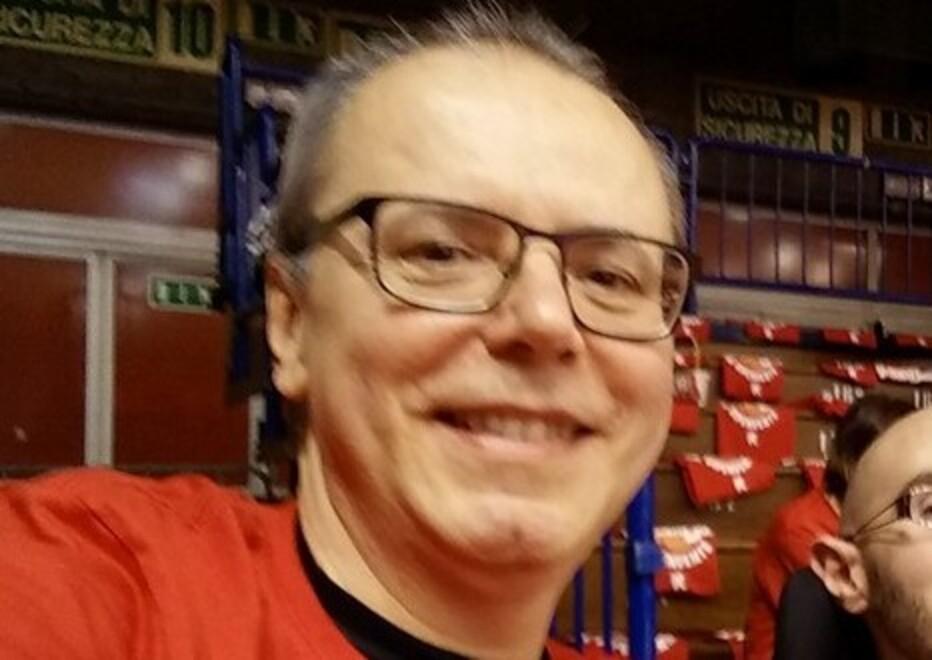 Addio al 58enne Mauro Ronzoni, super tifoso del basket reggiano 