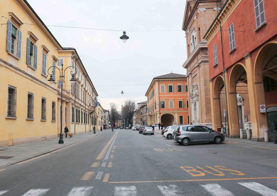 Ztl in via Ariosto e corso Garibaldi «Così chiuderanno i piccoli negozi»