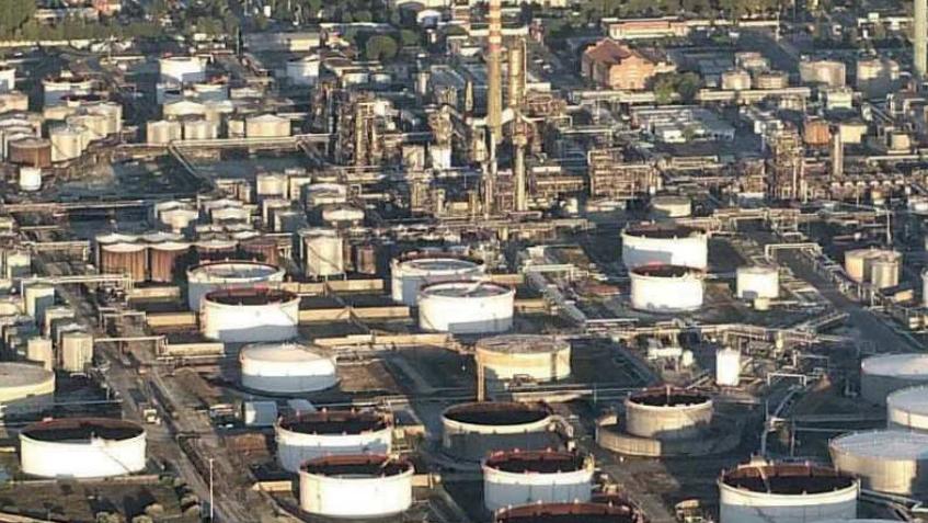 Bioraffineria a Livorno, venti mesi di lavori: produrrà nafta, gpl e diesel green – I dettagli del progetto