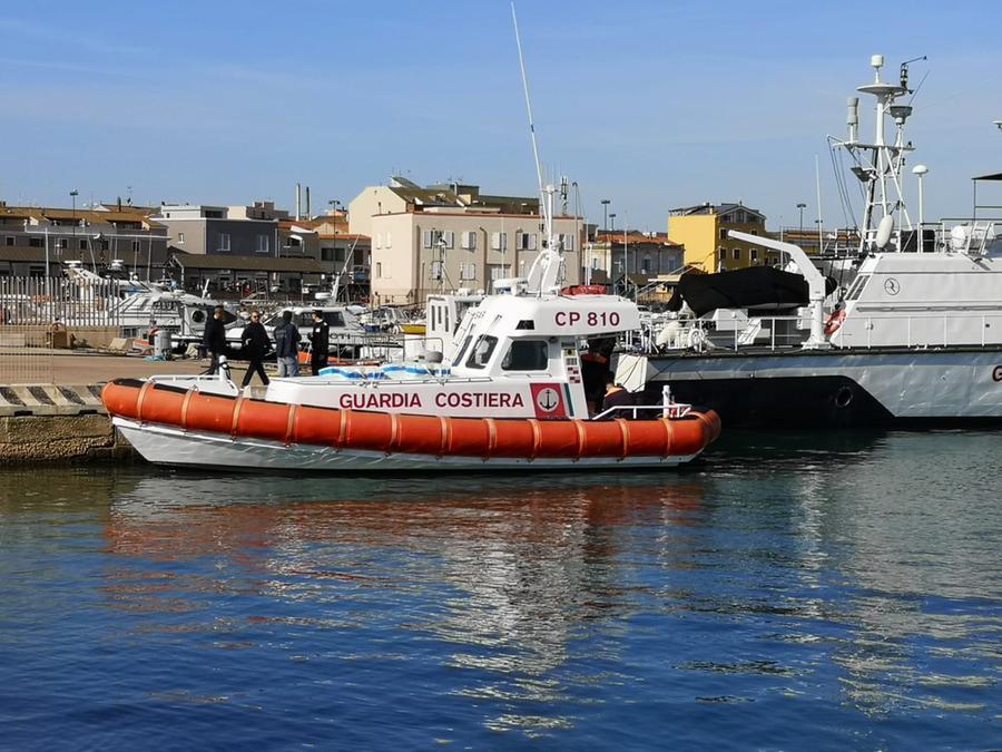 
	A Porto Torres la motovedetta che ha riportato il corpo trovato nel mare di Castelsardo

