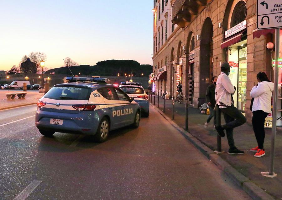 Controlli antidroga nel centro di Livorno, arrestati due uomini