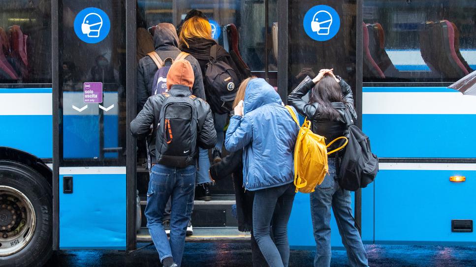 Modena. Ragazzini bullizzati sul bus
