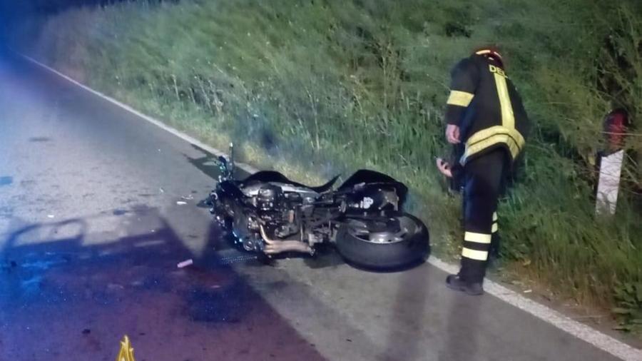 Si schianta contro un’auto, motociclista gravemente ferito a Ozieri