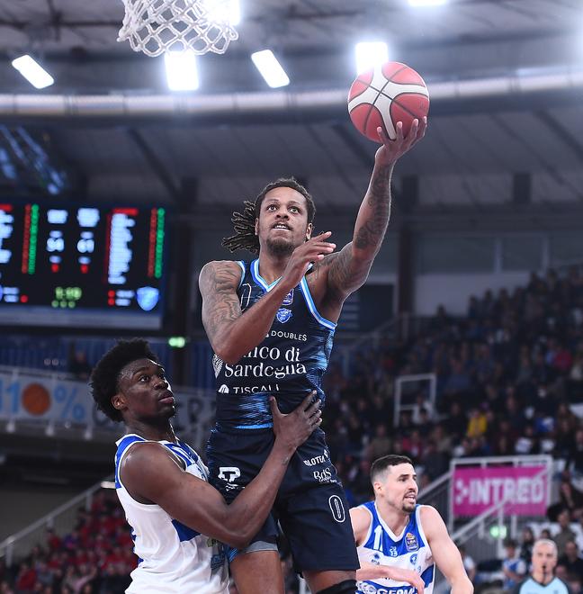 Dinamo nella tana della capolista, test playoff con la Virtus Bologna 