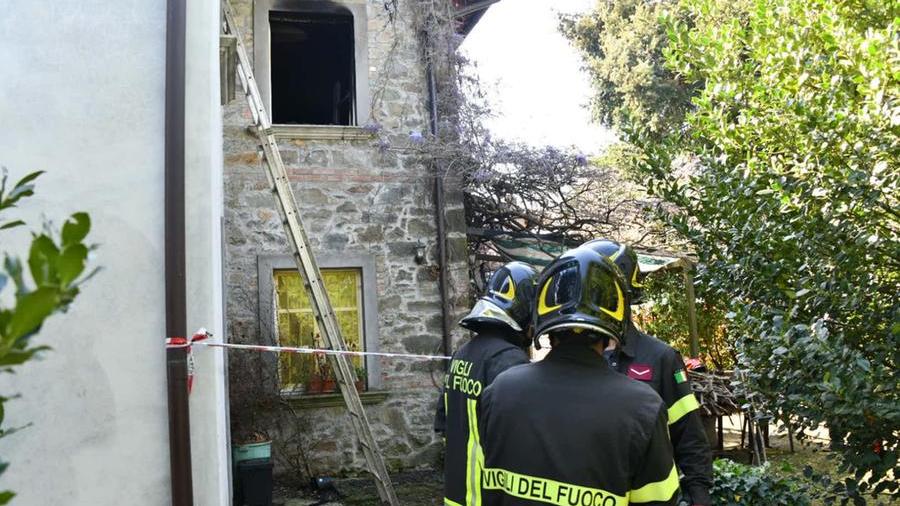Barga, muore carbonizzato nell’incendio della propria abitazione