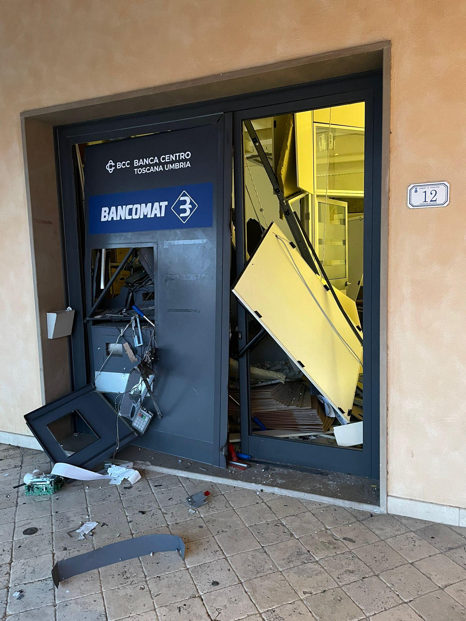 Fucecchio, in quattro all’assalto del bancomat: «Svegliati da una bomba»