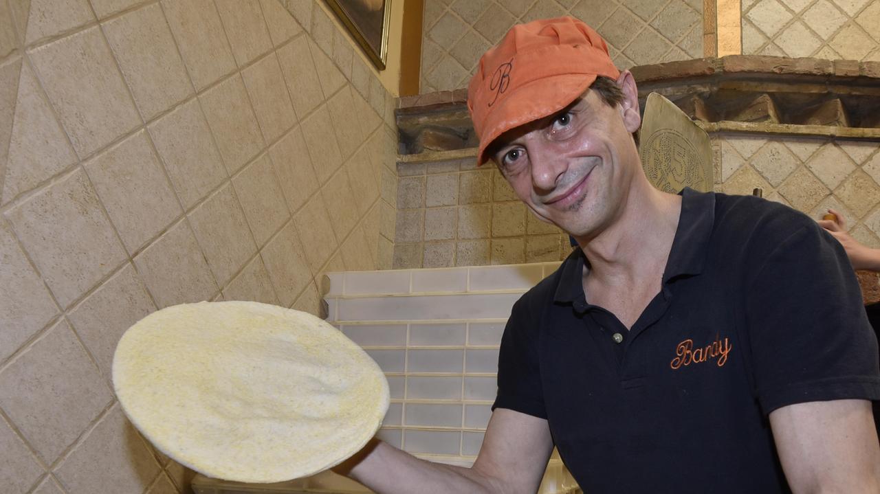 Grosseto, il trionfo di Andrea: è il più veloce al mondo nel preparare la pizza