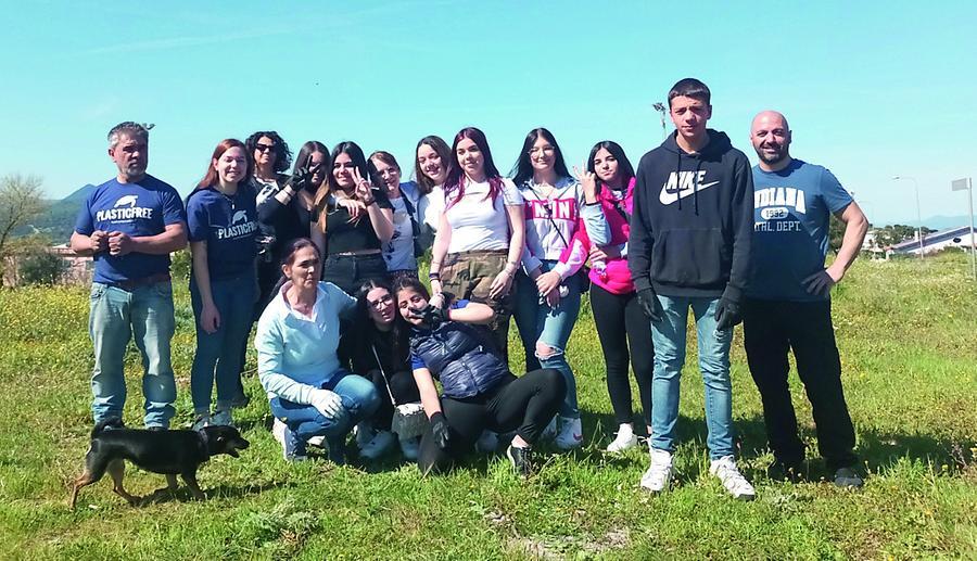 Nuoro, Città Giardino dopo l’incendio: il verde rinasce grazie ai volontari