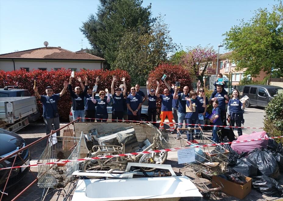 Argenta. Libri in regalo in cambio di rifiuti: «Così facciamo leggere i piccoli»