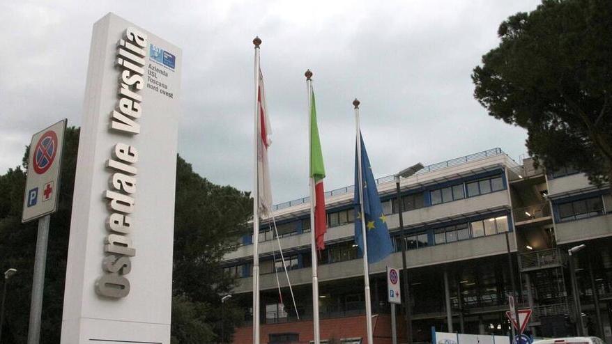 Psichiatra uccisa a Pisa, l’uomo sospettato del delitto aveva preso di mira 13 medici dell’ospedale Versilia
