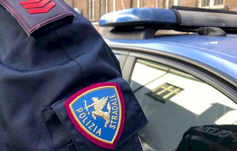 Pistoia, svaligia una villetta in pieno giorno travestito da postino: arrestato