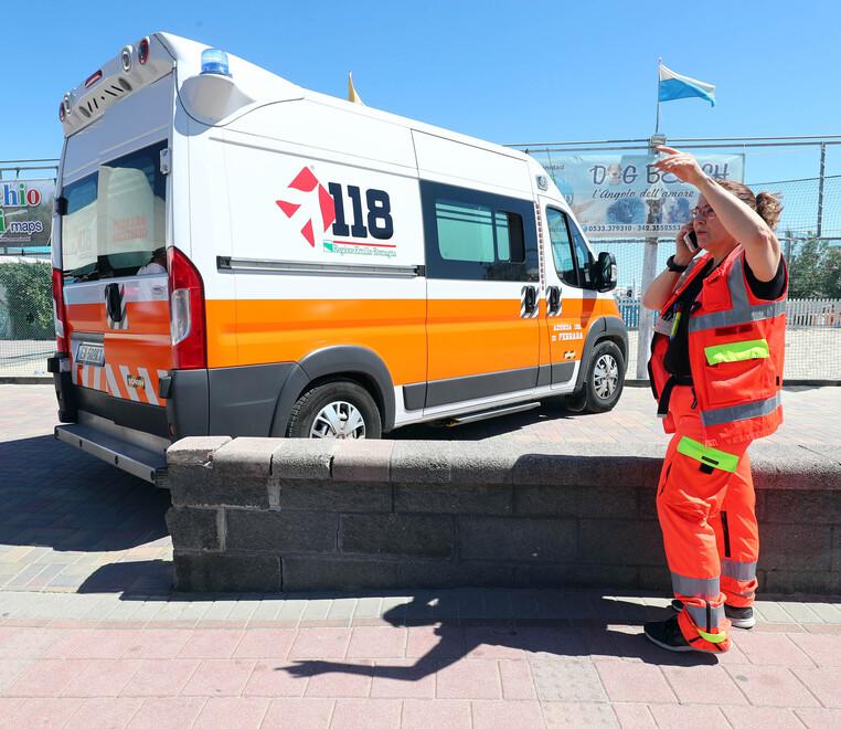Tempi lunghi per l’ambulanza. Dai Lidi al Centese ora c’è timore