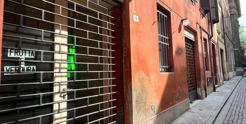 Negozi vuoti in centro storico a Modena Affitti a duemila euro al mese 