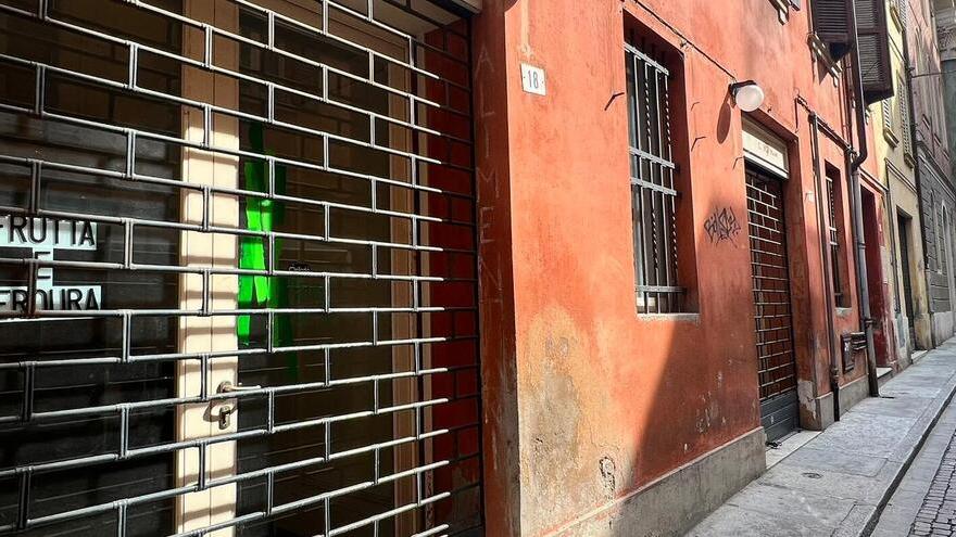Negozi vuoti in centro storico a Modena Affitti a duemila euro al mese 