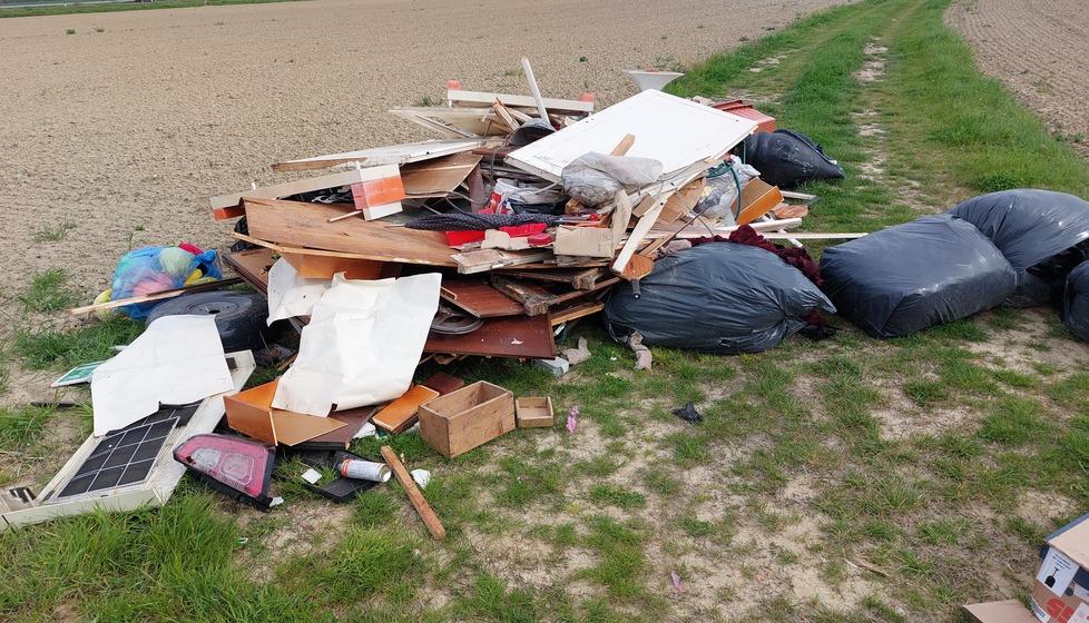 Cumuli di rifiuti edili e tessili: quasi 500 controlli in un mese a Empoli