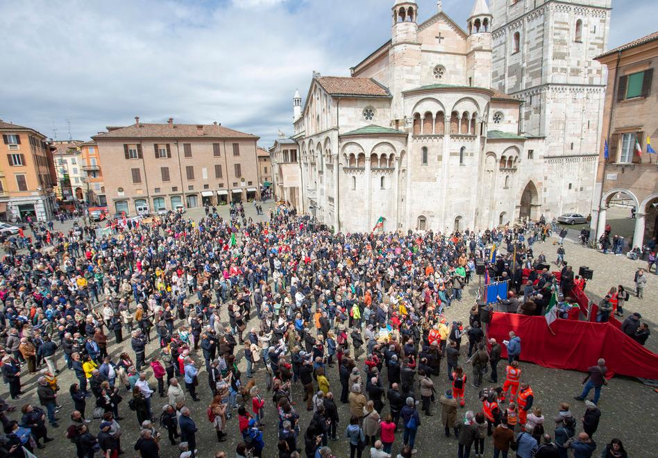 25 aprile a Modena Muzzarelli all’attacco: «La Russa si vergogni L’Italia è antifascista» 