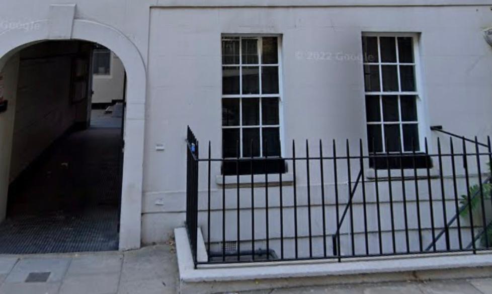 C’era una Caricento a Londra, cancellato il clone della banca